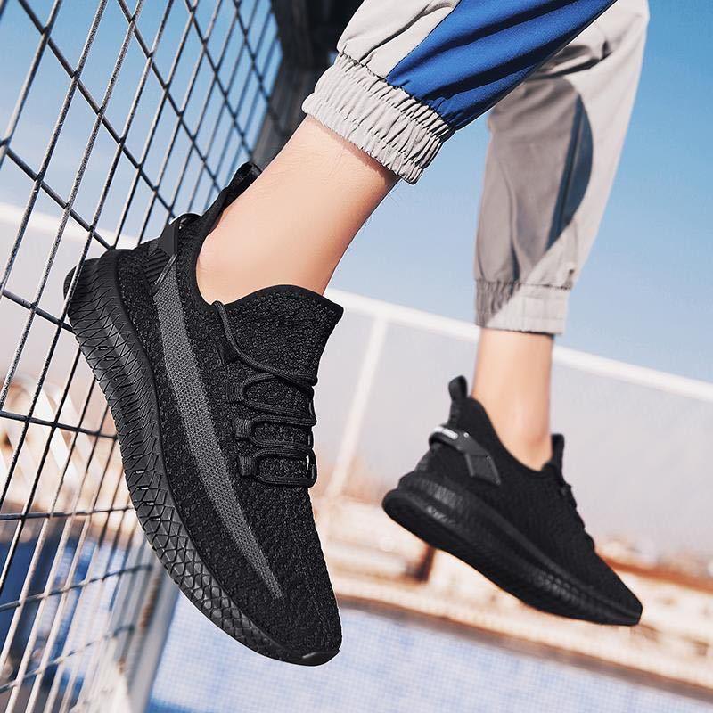 Men’s Lightweight Slip-On Running Shoes – Breathable Summer Athletic Sneakers