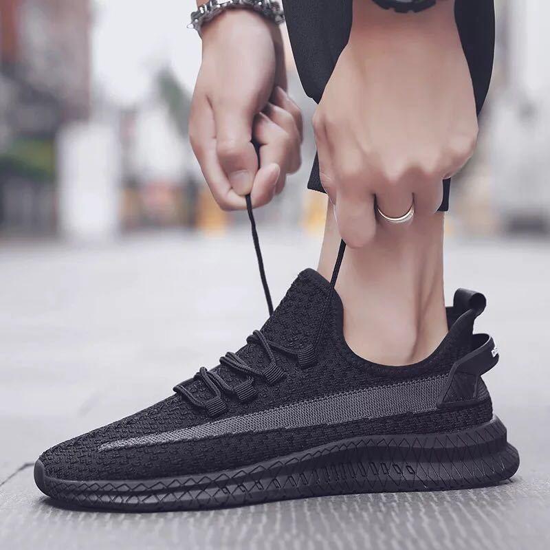 Men’s Lightweight Slip-On Running Shoes – Breathable Summer Athletic Sneakers